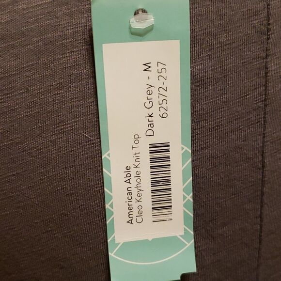 𝅺AMERICAN Able Cleo Keyhole Top - Picture 4 of 8